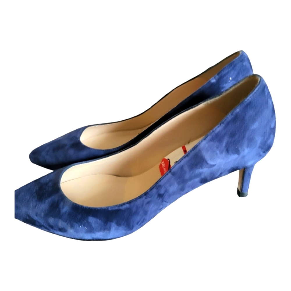 C la Canadien Blue Velvet Pumps